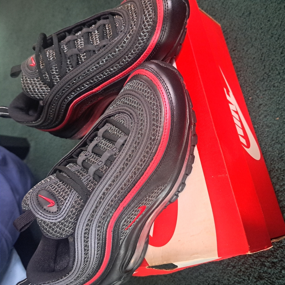 Nike Black, Silver, and Red Airmax with Wavy Design
